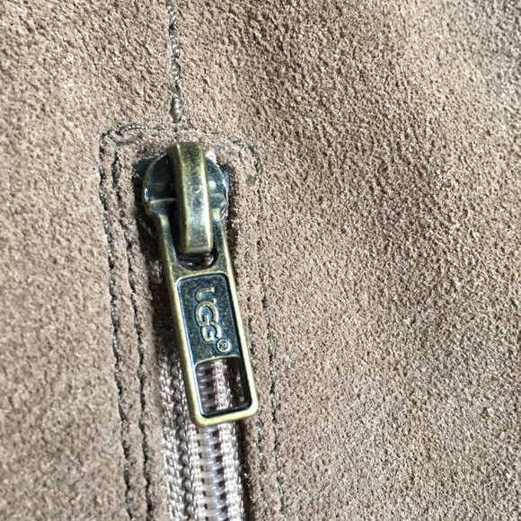 Ugg tall leather boots with zipper size 8.5 - Picture 4 of 8